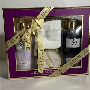 Adrienne Vittadini Luxurious Bath Essentials Set